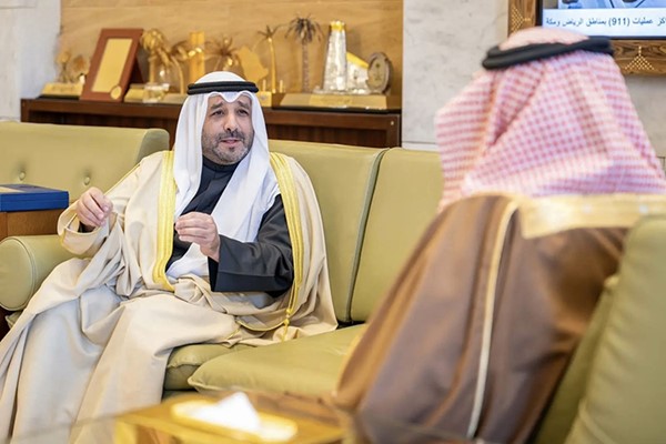 سفيرنا لدى السعودية يبحث مع أمير منطقة الرياض العلاقات الثنائية الوطيدة والمتجذرة