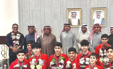 الجلاهمة استقبل «أزرق الإسكواش» العائد من البحرين