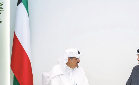 رئيس الإمارات ونائبه استقبلا رئيس الوزراء على هامش القمة العالمية للحكومات