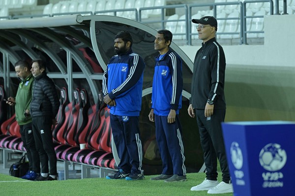  ماهر الشمري خلال لقاء التضامن والنصر