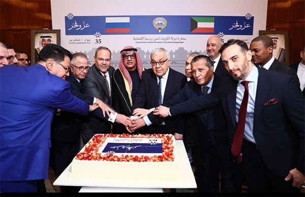سفارتا الكويت بالمغرب وروسيا وقنصليتاها بشنغهاي وإسطنبول تحتفل بالذكرى الـ 65 للعيد الوطني والـ 35 ليوم التحرير