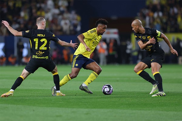 النصر يحسم "الكلاسيكو" ويصعق الاتحاد بثنائية قاتلة بالدوري السعودي