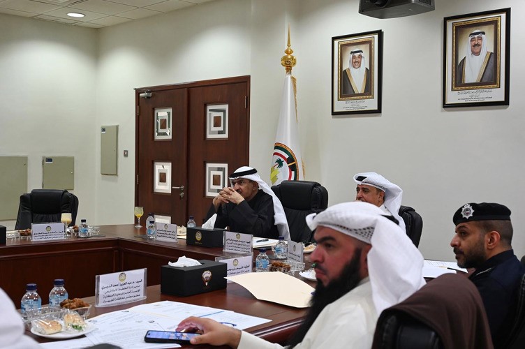 لجنة الخدمات العامة بمجلس محافظة الجهراء ناقشت عدداً من الملفات المرورية والخدمية