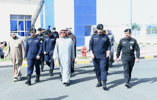محافظ الفروانية يتابع ميدانياً جاهزية مركز الفحص الفني بالعارضية