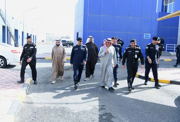 محافظ الفروانية يتابع ميدانياً جاهزية مركز الفحص الفني بالعارضية
