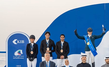 الشربتلي يتألق في مهرجان قفز الحواجز