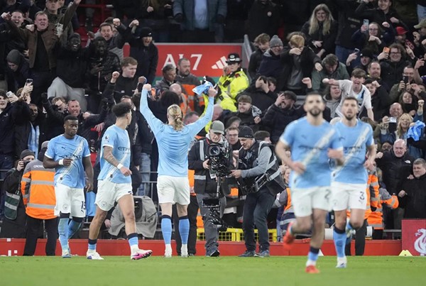 " البريميرليغ»: مانشستر سيتي يقهر ليڤربول... ويواصل مطاردة آرسنال