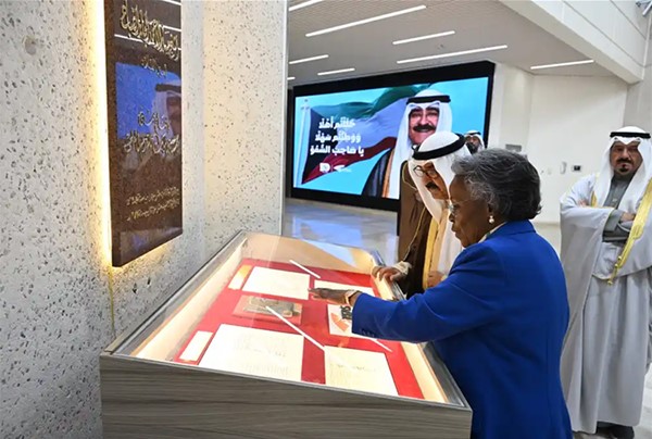 الأمير يقوم بزيارة مؤسسة الكويت للتقدم العلمي بمناسبة مرور 50 عاماً على تأسيسها