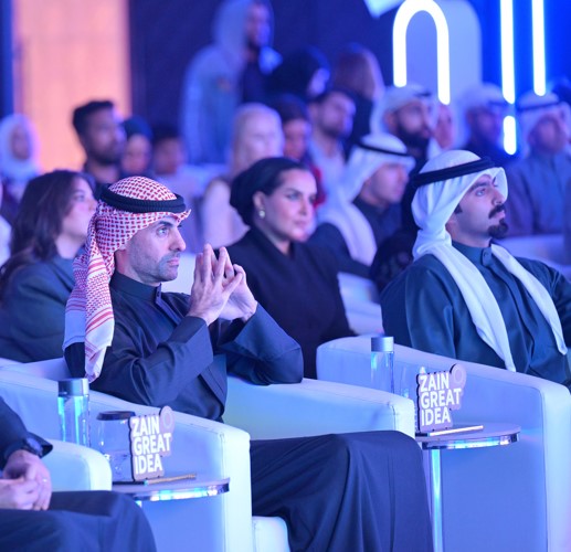 بدر الخرافي والشيخ جابر مشعل الأحمد يتابعان العروض التقديمية للشركات الناشئة