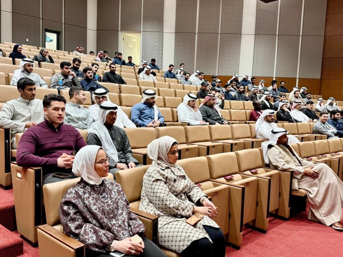 كلية الحقوق تنظم ندوة بعنوان «ما بعد الجامعة» لضمان جاهزية طلبتها لمواكبة سوق العمل