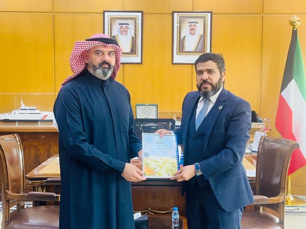 مدير هيئة الزراعة م.سالم الحاي مستقبلا رئيس المكتب الإقليمي للمنظمة العربية للتنمية الزراعية في شبه الجزيرة العربية درار المصطفى