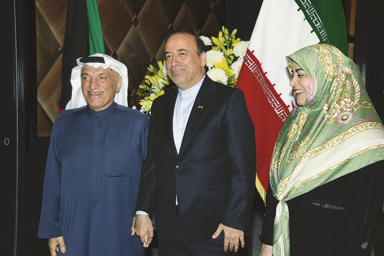 المستشار محمد أبوالحسن والسفير الإيراني د.محمد تونوجي خلال العيد الوطني الإيراني