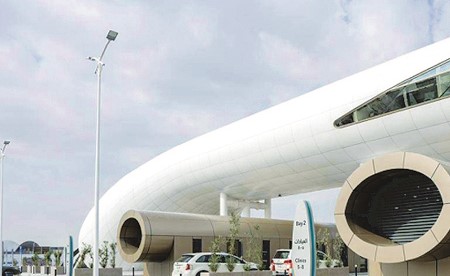 السعودية.. انخفاض وفيات حوادث الطرق بنسبة 60% وارتفاع متوسط العمر المتوقع إلى 79.7 عاماً