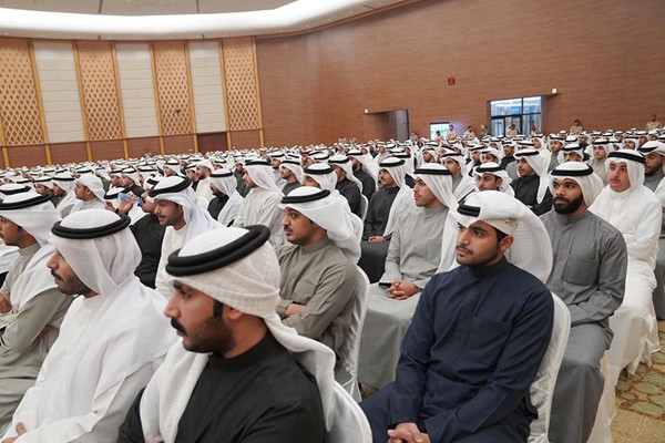 رئيس الأركان يحضر إجراءات القرعة العلنية لدفعة الطلبة الضباط/ 25 لحملة الشهادة الجامعية والدراسات العليا