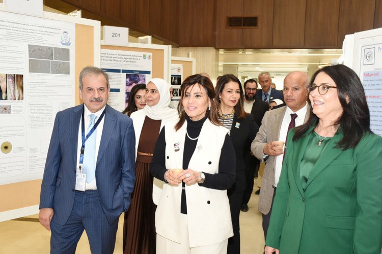 كلية الطب تختتم مؤتمرها السنوي للملصق العلمي الثلاثين بحضور مديرة الجامعة