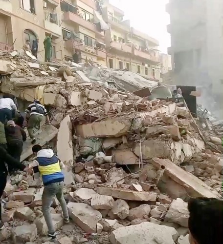 طرابلس المنكوبة تسابق عقارب الساعة والإخلاءات بدأت