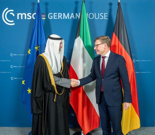 وزير الخارجية الشيخ جراح الجابر خلال لقائه وزير خارجية ألمانيا الاتحادية يوهان فاديفول