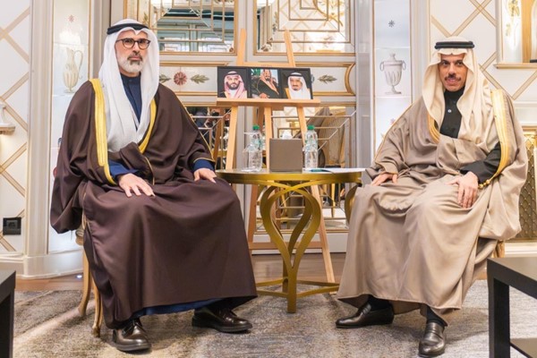 وزير الخارجية الشيخ جراح الجابر خلال لقائه وزير خارجية المملكة العربية السعودية سمو الأمير فيصل بن فرحان بن عبدالله آل سعود وذلك على هامش أعمال الدورة الـ 62 لمؤتمر ميونخ للأمن المنعقد في ميونخ الألمانية