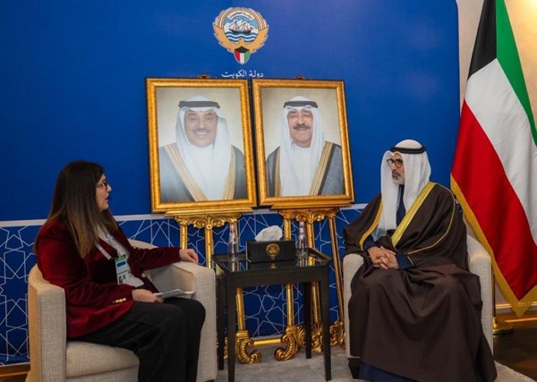   وزير الخارجية الشيخ جراح الجابر خلال لقائه وزيرة الشؤون الخارجية والمغتربين في فلسطين د.فارسين اغابيكان شاهين 