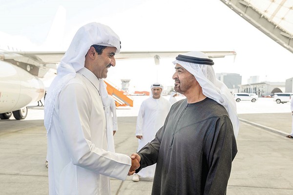 رئيس الإمارات يستقبل أمير قطر ويبحث معه الجهود المبذولة لتعزيز مسارات التهدئة