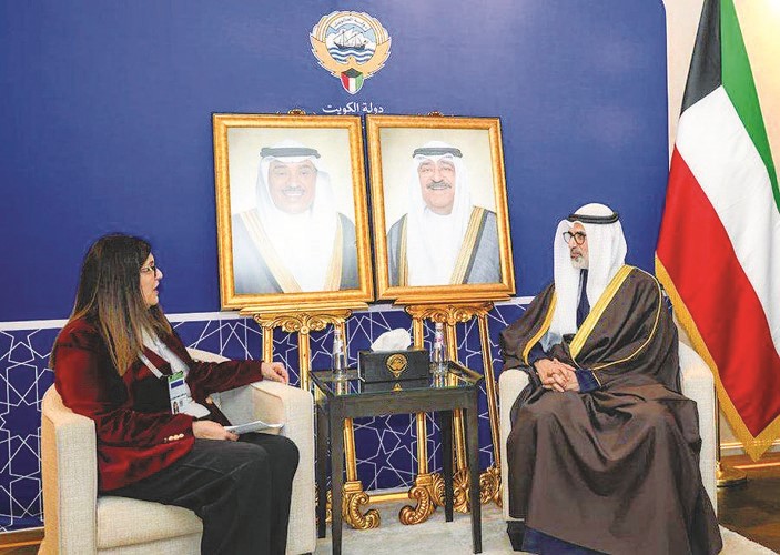 وزير الخارجية الشيخ جراح الجابر خلال لقائه وزيرة الشؤون الخارجية والمغتربين في فلسطين د.فارسين اغابيكان شاهين