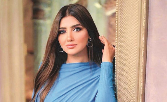 مي عمر تردّ على اتهامها بالاستعانة بلجان إلكترونية!