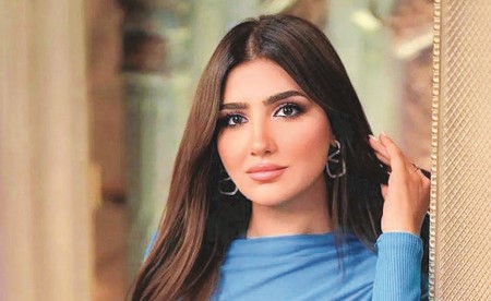مي عمر تردّ على اتهامها بالاستعانة بلجان إلكترونية!