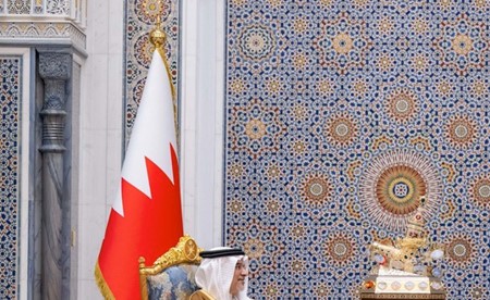 سلطان عمان وولي عهد البحرين يبحثان الشراكة بين البلدين وسبل تطويرها في مختلف المجالات
