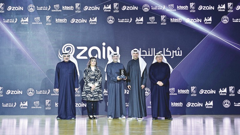 وزير الدولة لشؤون الشباب والرياضة د.طارق الجلاهمة يكرم وليد الخشتي بحضور د.دينا الميلم وناصر الشيخ