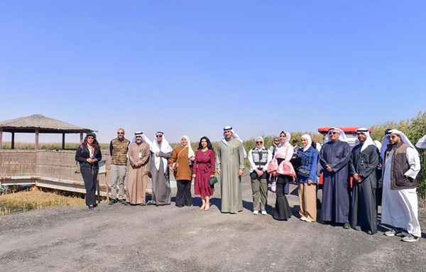 الشيخ د. نمر الصباح ونوف بهبهاني والشيخة تماضر الخالد في لقطة جماعية خلال الزيارة