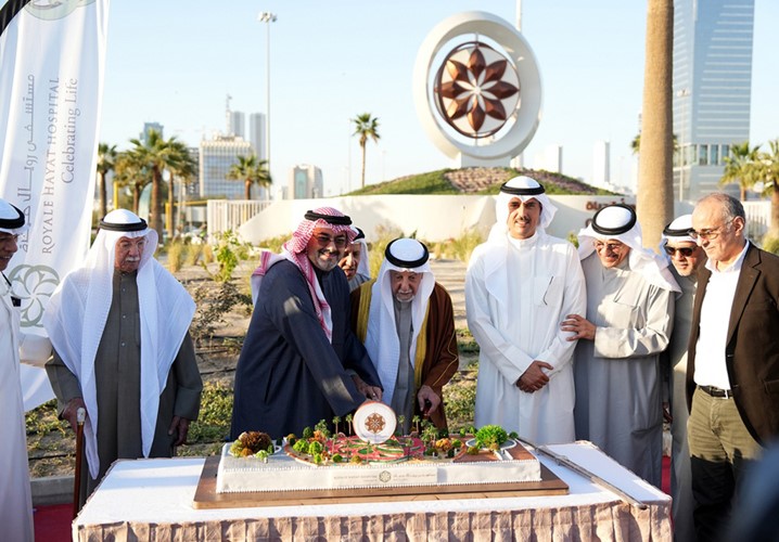 رئيس لجنة «مبادرات التنمية الخضراء» يفتتح النصب التذكاري والزراعات التجميلية على طريق الملك فيصل مع تقاطع الدائري الأول