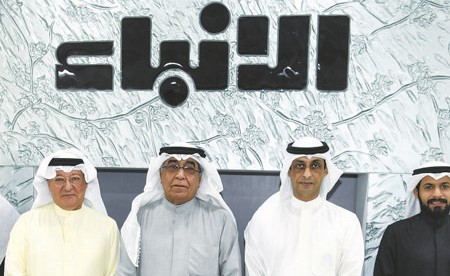 وفد مركز عبدالعزيز الصقر للتقنية والابتكار زار جريدة الأنباء