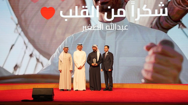 تكريم سفير الرياضة في بنك الخليج عبدالله الصغير