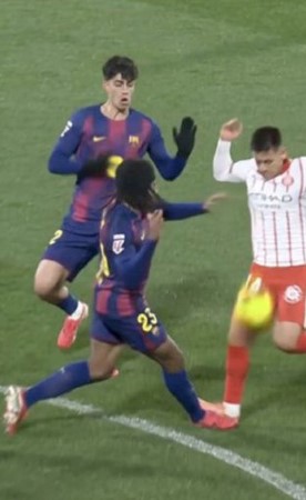 سخط «برشلوني» على التحكيم الإسباني