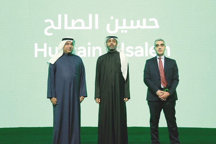 خالد الشملان وفهد المخيزيم خلال التكريم