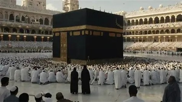 «الشؤون الإسلامية» تدعو المعتمرين للحصول على تطعيم السحايا قبل السفر لأداء العمرة