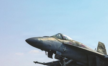 الولايات المتحدة تكثّف استعداداتها العسكرية والبيت الأبيض: من الحكمة أن تتوصل إيران إلى اتفاق