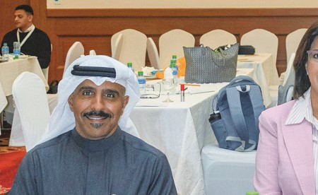 بنك الخليج يستعرض تجربته بالتسويق الرقمي وتوظيف الذكاء الاصطناعي