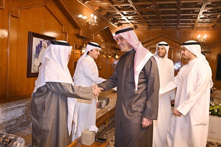 أنس الصالح مباركا بالشهر الفضيل 		(قاسم باشا)