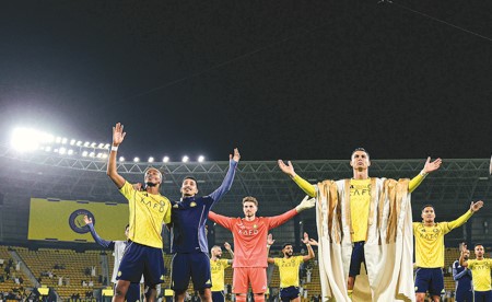 بـ«البشت».. رونالدو يحتفل بصدارة النصر وترامب: «نحتاجك في أميركا»