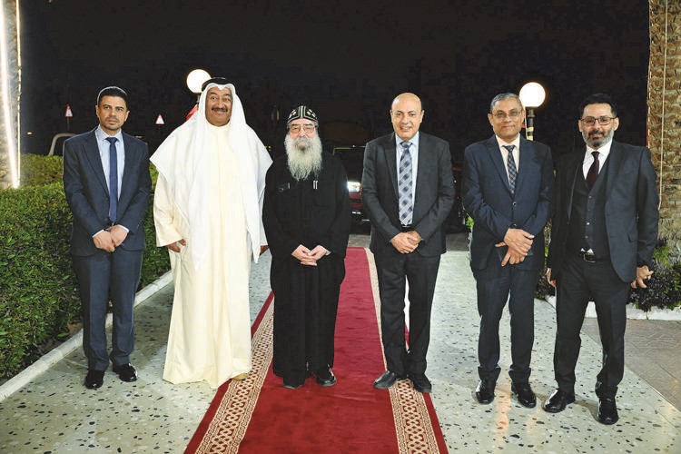 القمص بيجول الأنبا بيشوي مهنئا