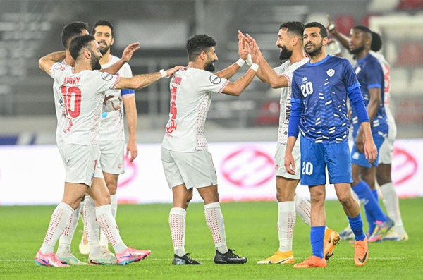  احتفالية للاعبي الكويت بأحد اهدافهم الخمسة