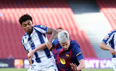 برشلونة يعود لقمة «الليغا».. وفليك: الطريق مازال طويلاً