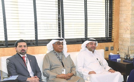 رئيس التحرير بحث مع السفير المصري التعاون الإعلامي والقضايا المشتركة