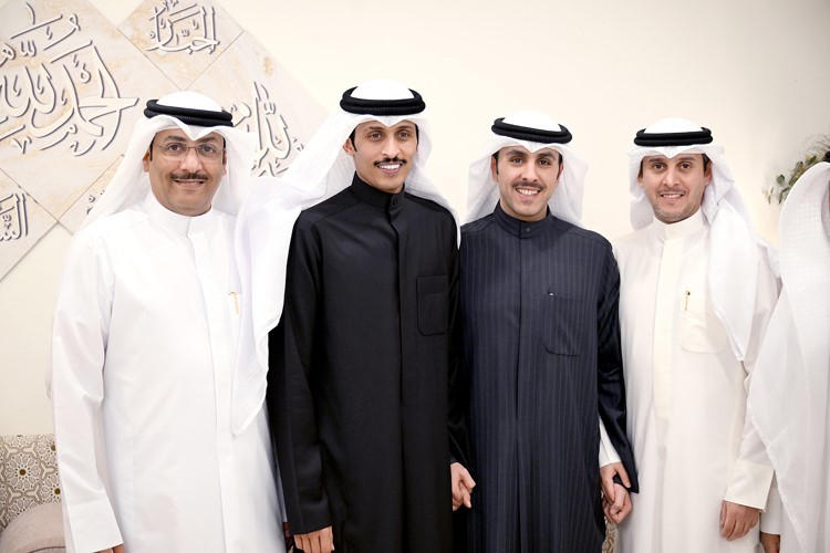طلال الشهري وفهد المعصب ومبارك الشهري يهنئون