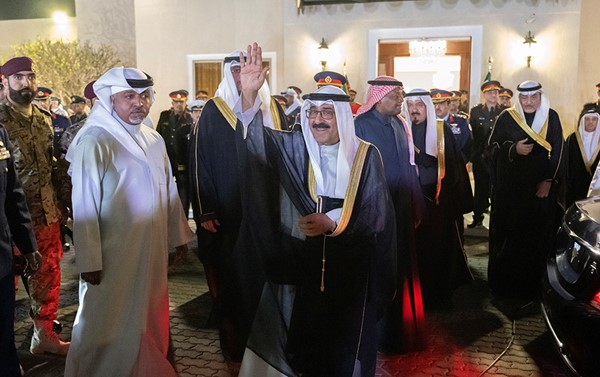 صاحب السمو يزور «الدفاع»: تعزيز البنية التحتية العسكرية ومواصلة الاهتمام بالعنصر البشري