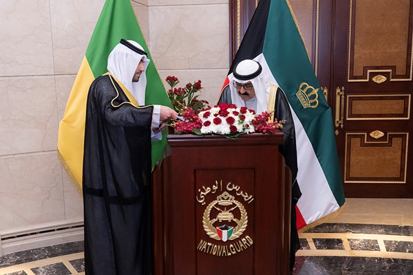 صاحب السمو يزور الرئاسة العامة للحرس: الحرص على جاهزية منظومات التسليح واعتماد أحدث التقنيات وتحديث المراكز المتخصصة وفق النظم العالمية