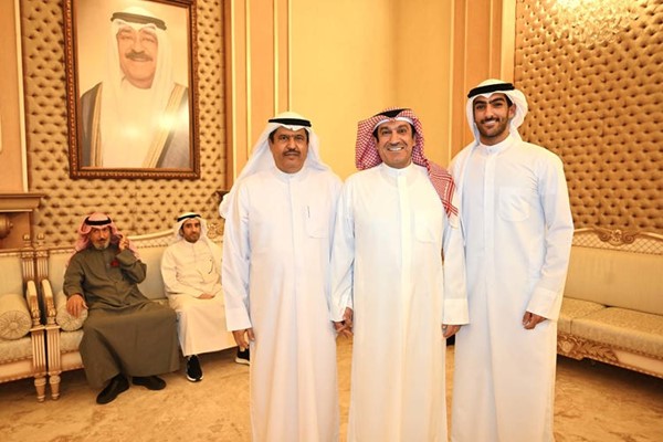 علي الأصفر مباركا لأحمد الشحومي ونجله خليفة
