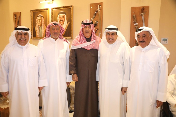 جاسم المنصوري وعبدالرحمن السالم ووليد النجار وعبدالعزيز البكور خلال الاستقبال