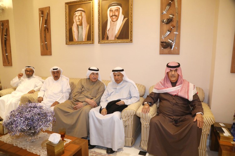 صالح الفضالة ود.عبدالوهاب الفوزان وعلي العنزي وسليمان العيسى يباركون